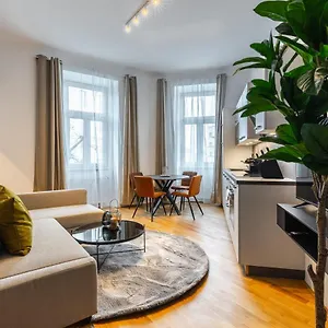 Trendy With - Smart Tv, Coffee Machine In Meidling Appartement